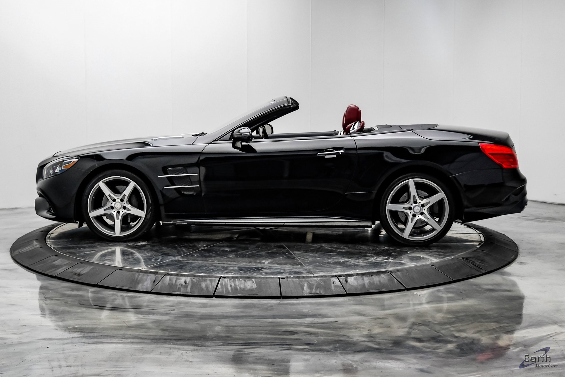 Used 2017 Mercedes-Benz SL 550 image 5