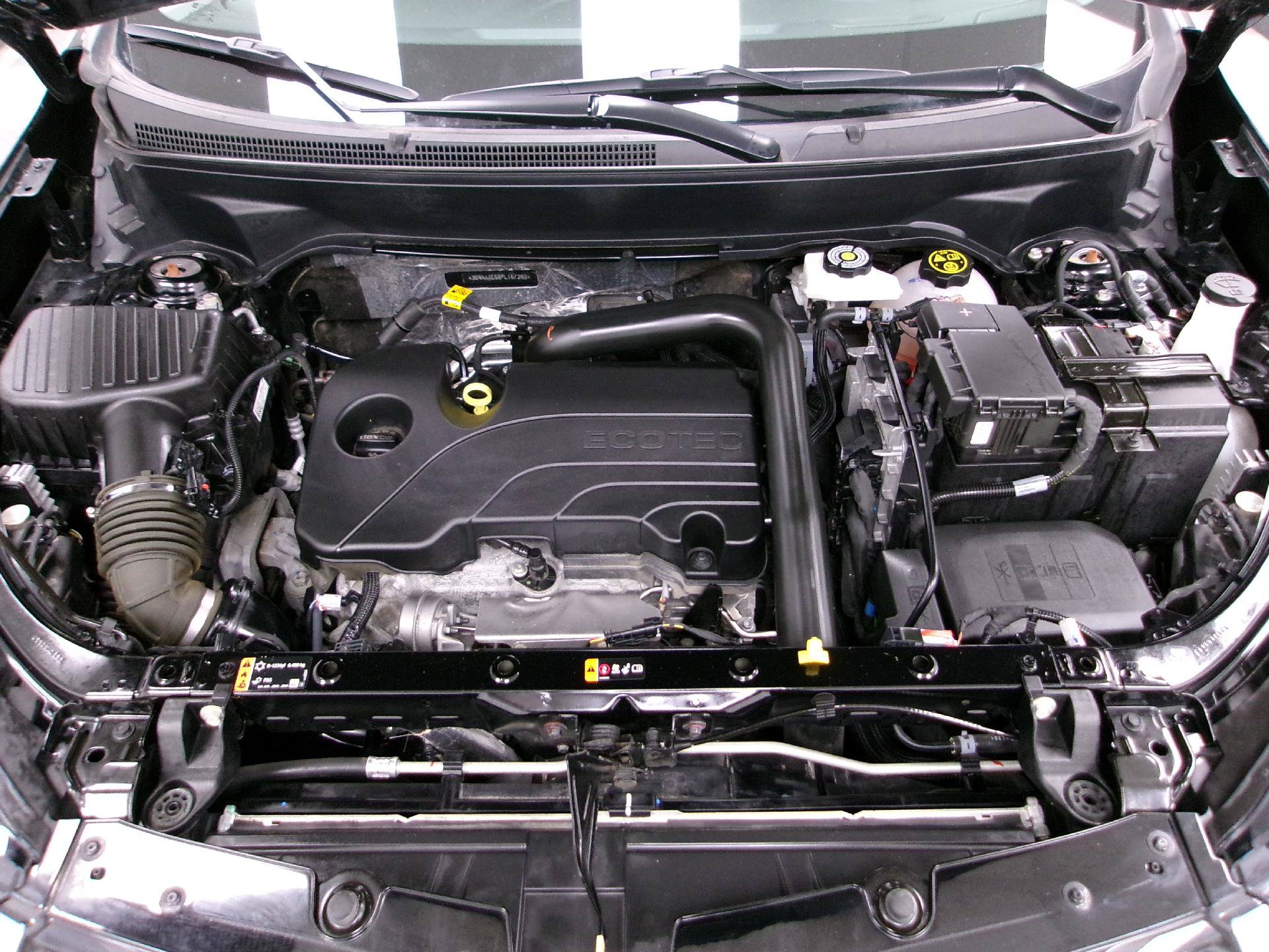 Used 2023 Chevrolet Equinox Premier w/ LPO, Floor Liner Package AWD/4WD image 17