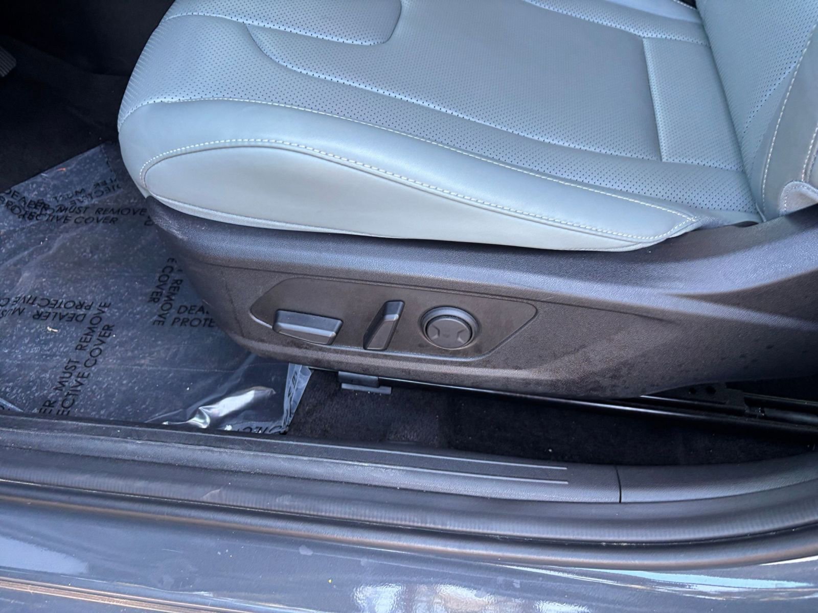 Used 2025 Hyundai Elantra Limited image 23