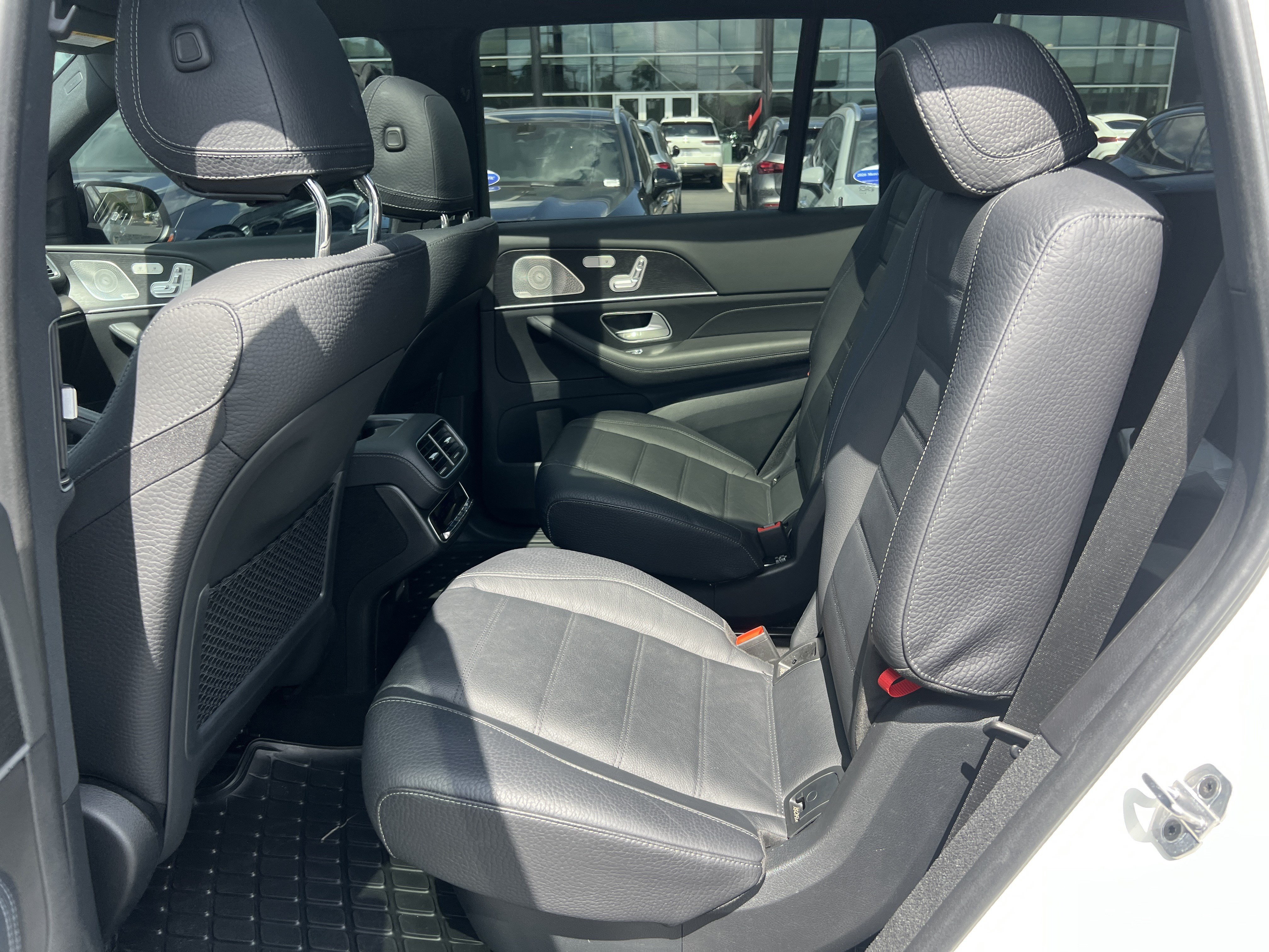 Certified 2025 Mercedes-Benz GLS 450 4MATIC image 32