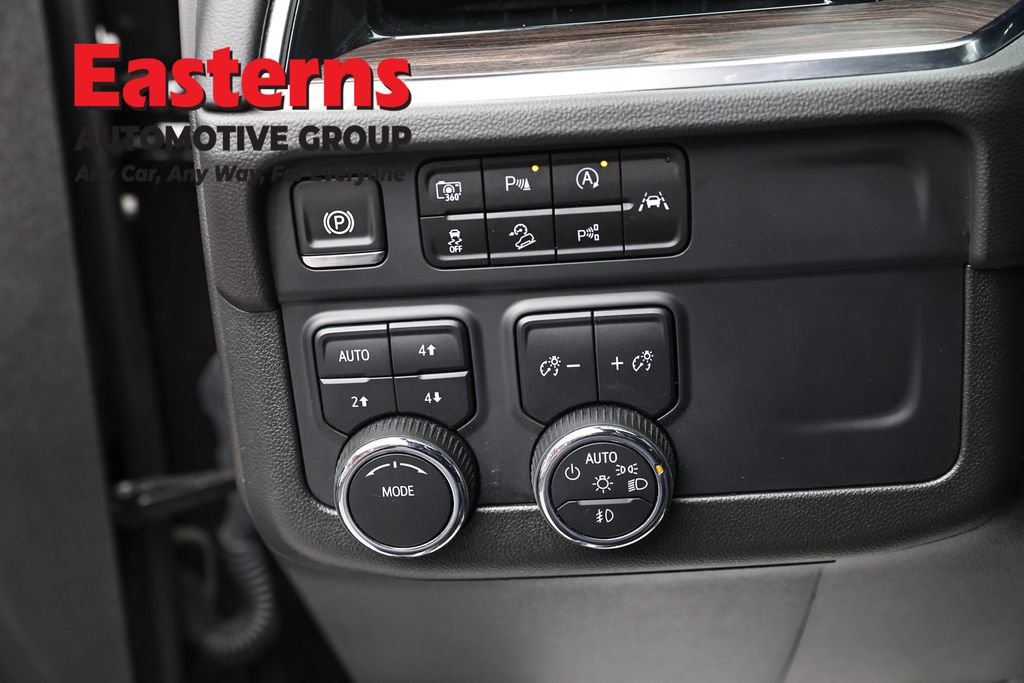 Used 2025 Chevrolet Suburban Z71 AWD/4WD image 22