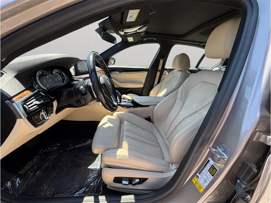 Used 2018 BMW 530i w/ Premium Package RWD image 2