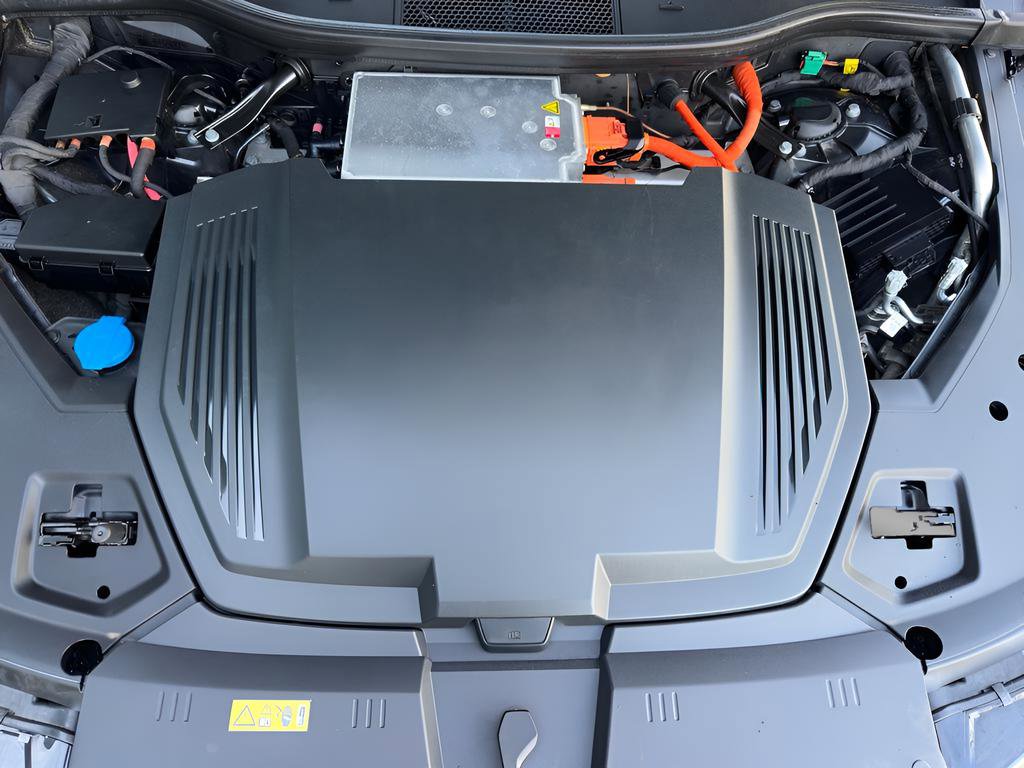 Used 2019 Audi e-tron Premium Plus image 39