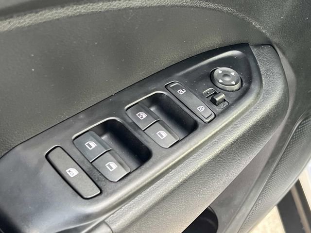 Used 2022 Hyundai Venue Limited image 15