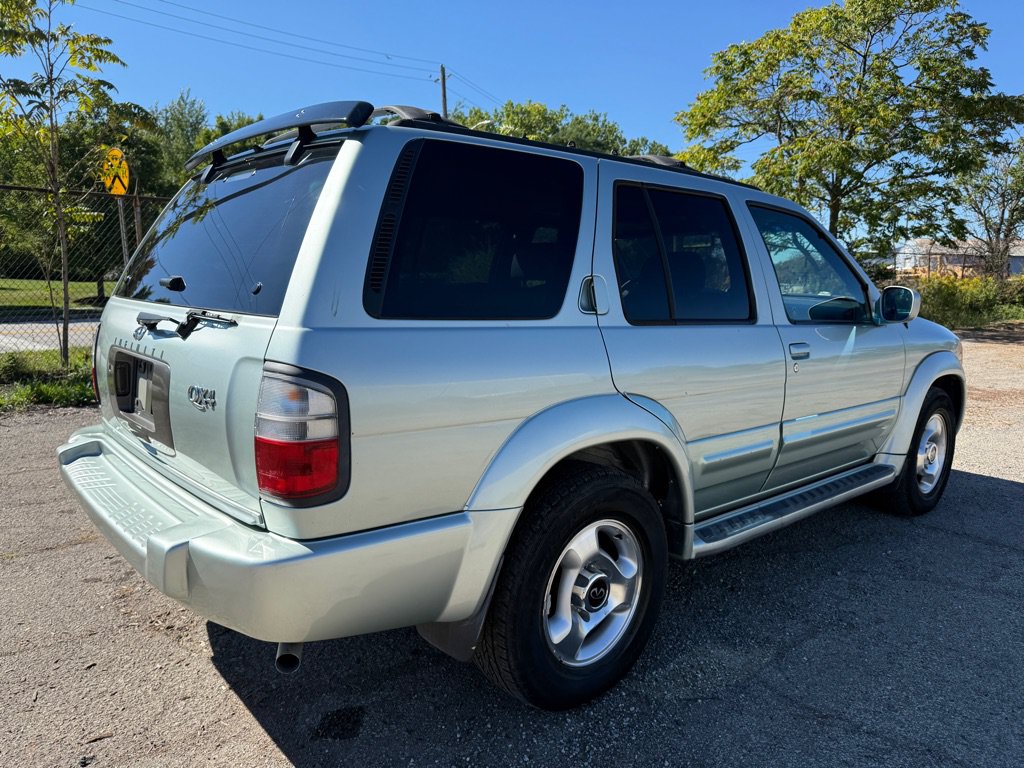 Used 2000 INFINITI QX4 4WD image 3