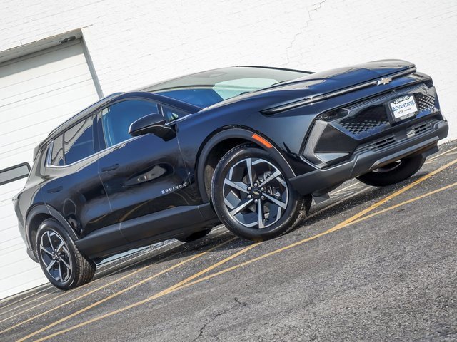 New 2026 Chevrolet Equinox EV LT image 3