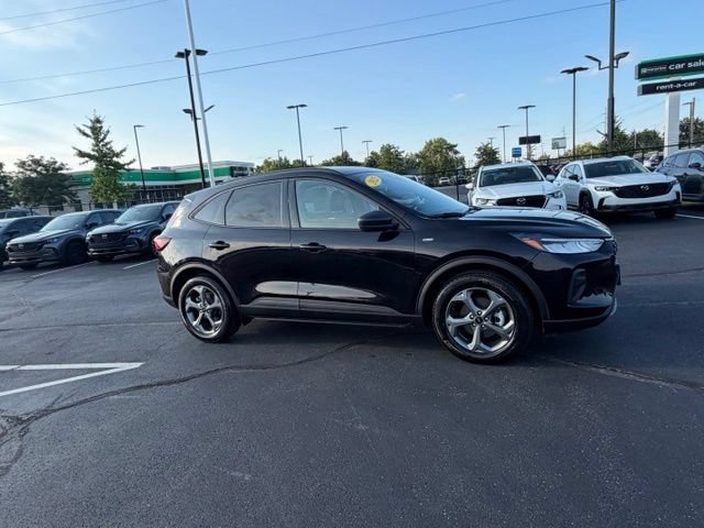 Used 2025 Ford Escape ST-Line FWD image 4