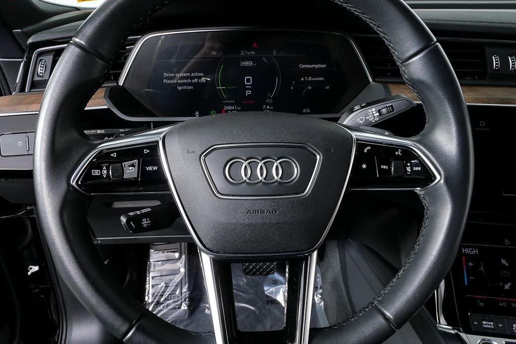 Certified 2022 Audi e-tron Premium image 8