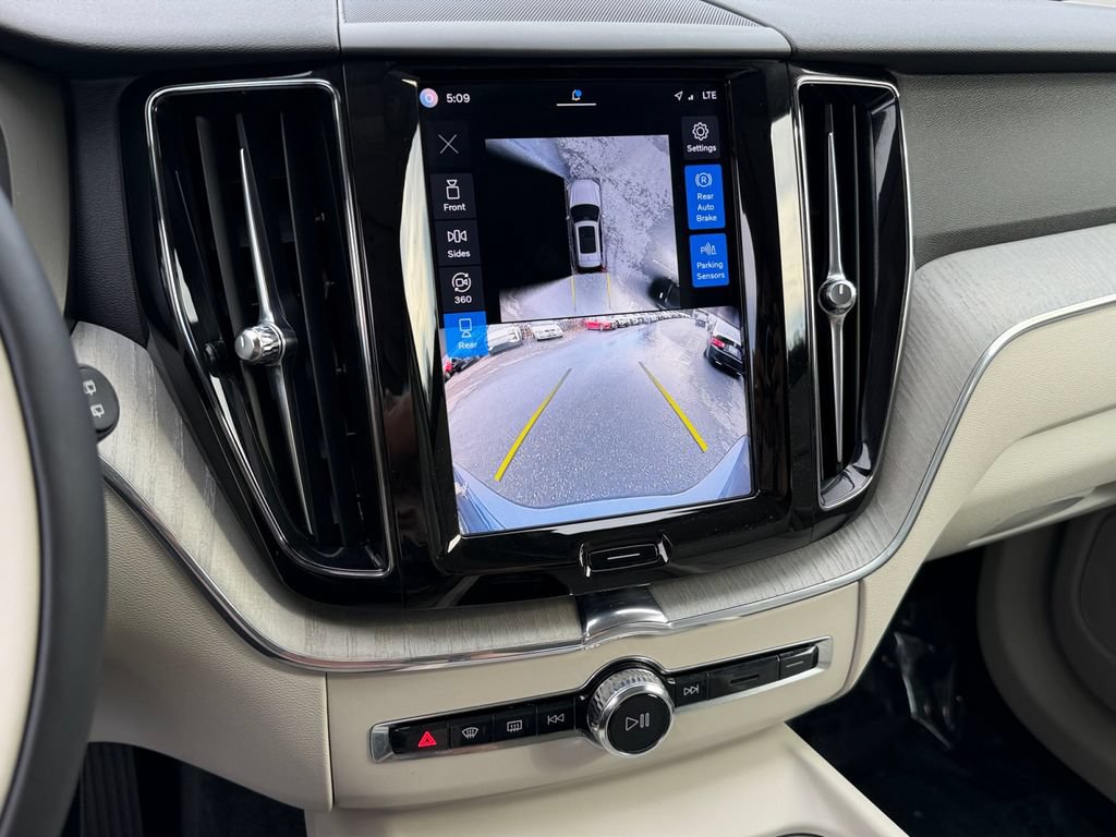 Certified 2024 Volvo XC60 B5 Plus w/ Climate Package AWD/4WD image 22