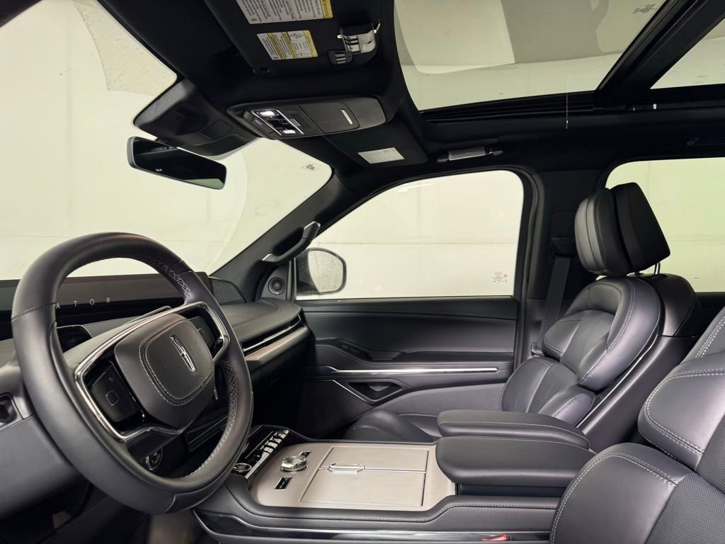 New 2025 Lincoln Navigator L Reserve w/ Jet Appearance Package AWD/4WD image 37