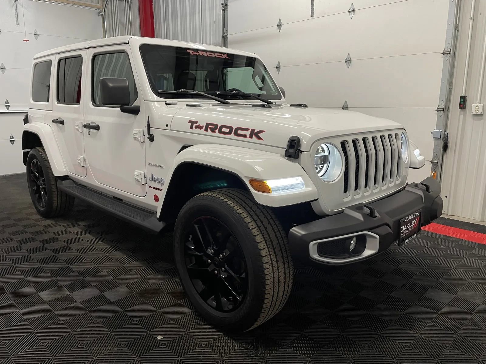 Used 2021 Jeep Wrangler Unlimited Sahara w/ Cold Weather Group image 9