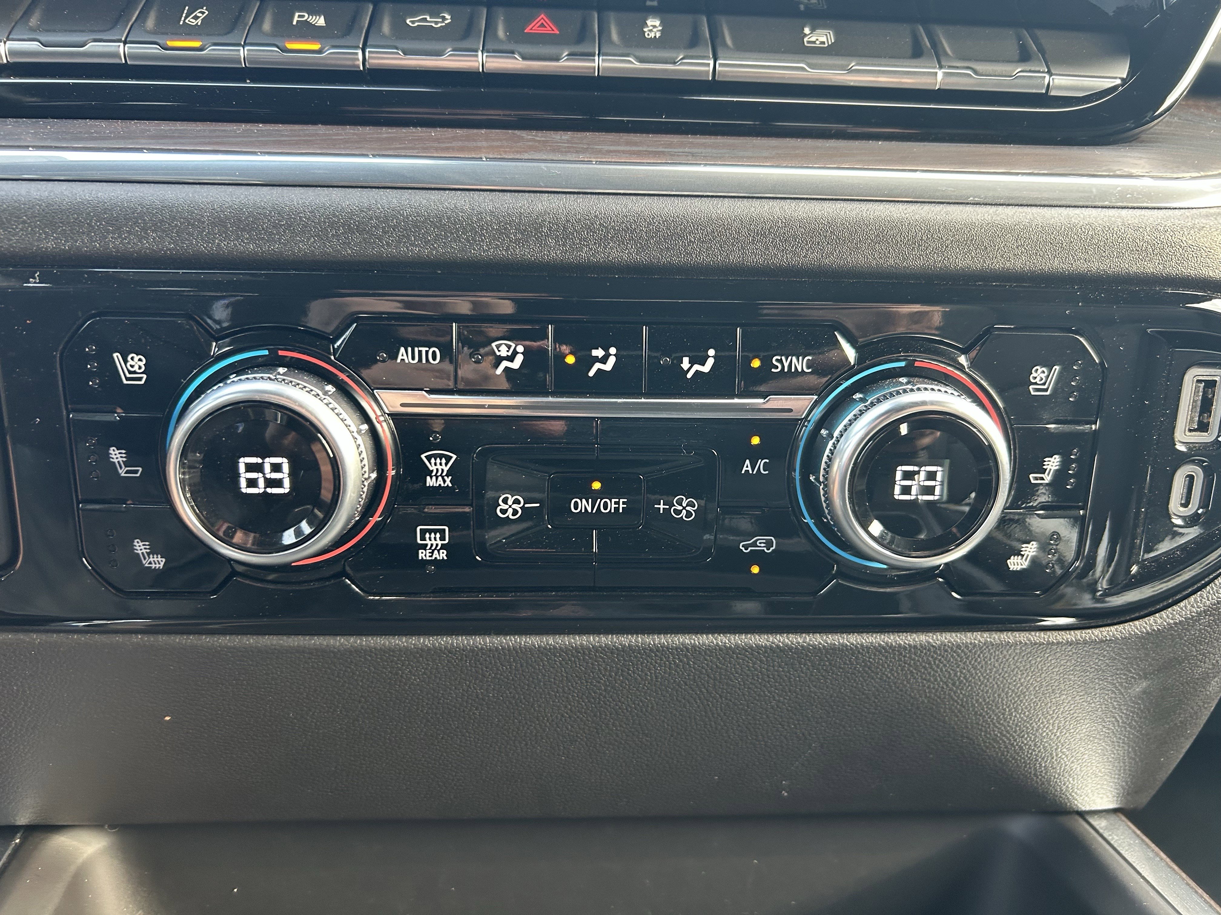 Used 2025 GMC Sierra 2500 SLT w/ SLT Premium Package image 24