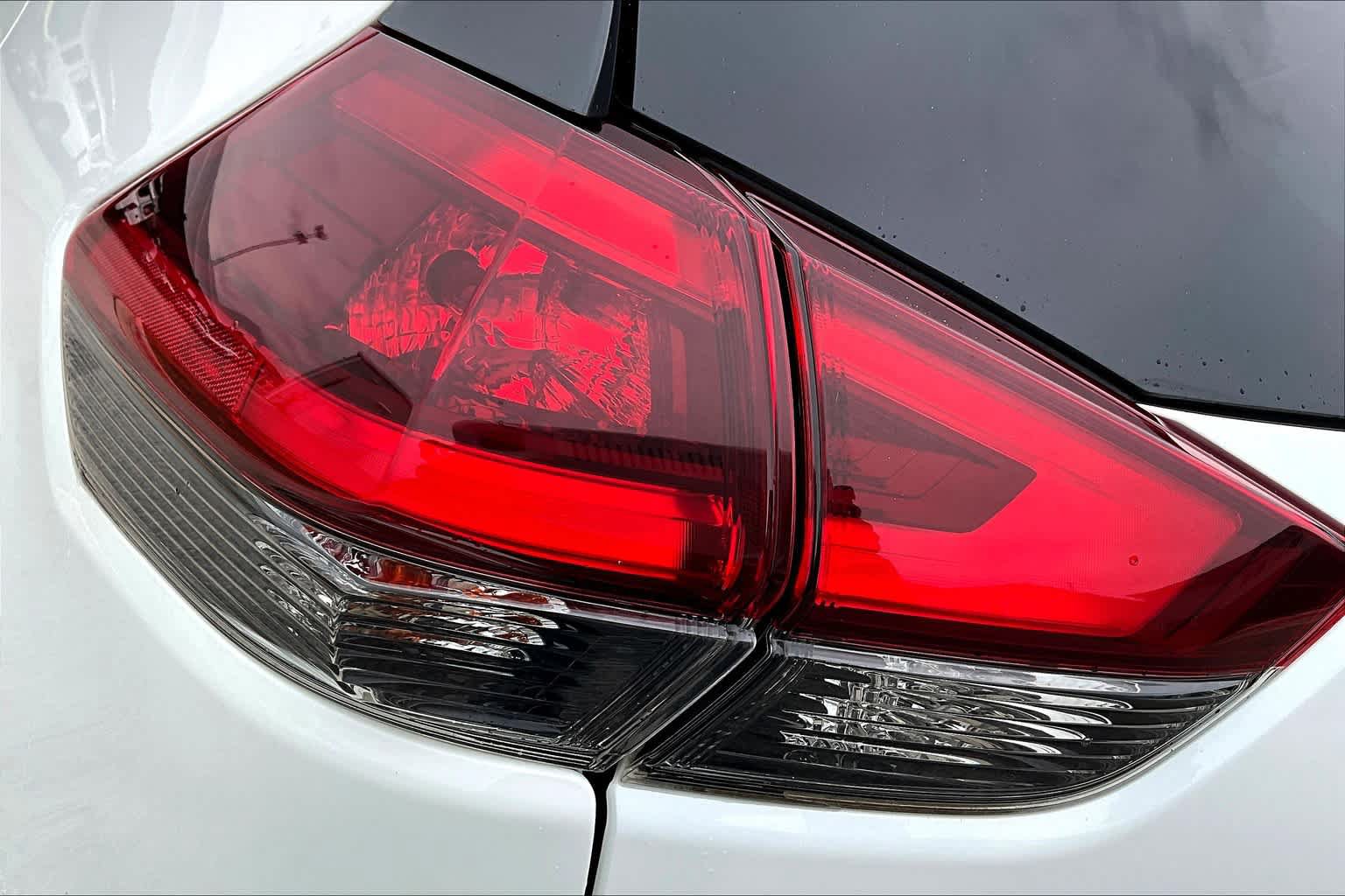 Used 2019 Nissan Rogue SV FWD image 28