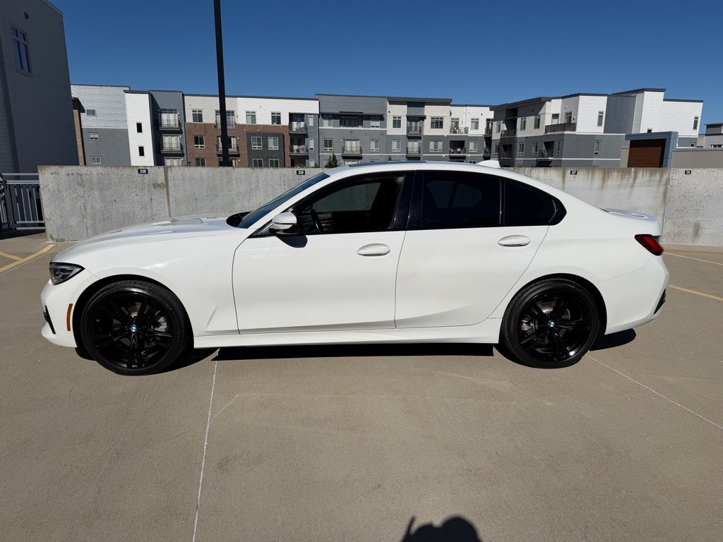 Used 2019 BMW 330i xDrive Sedan w/ Premium Package AWD/4WD image 4