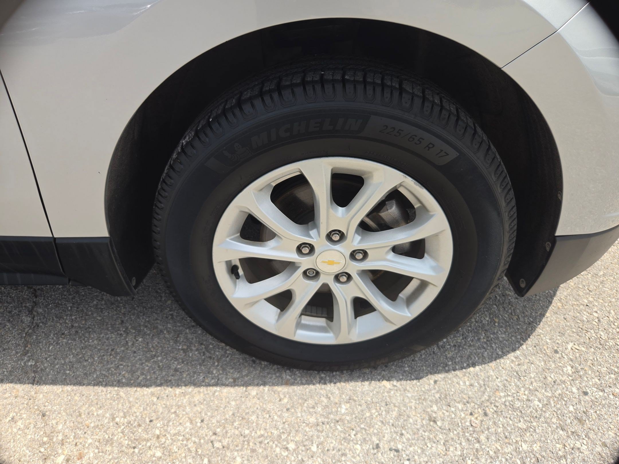 Used 2018 Chevrolet Equinox LT FWD image 27
