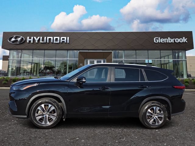 Used 2023 Toyota Highlander XLE