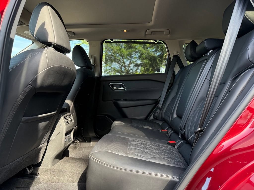 Used 2021 Nissan Rogue Platinum AWD/4WD image 16