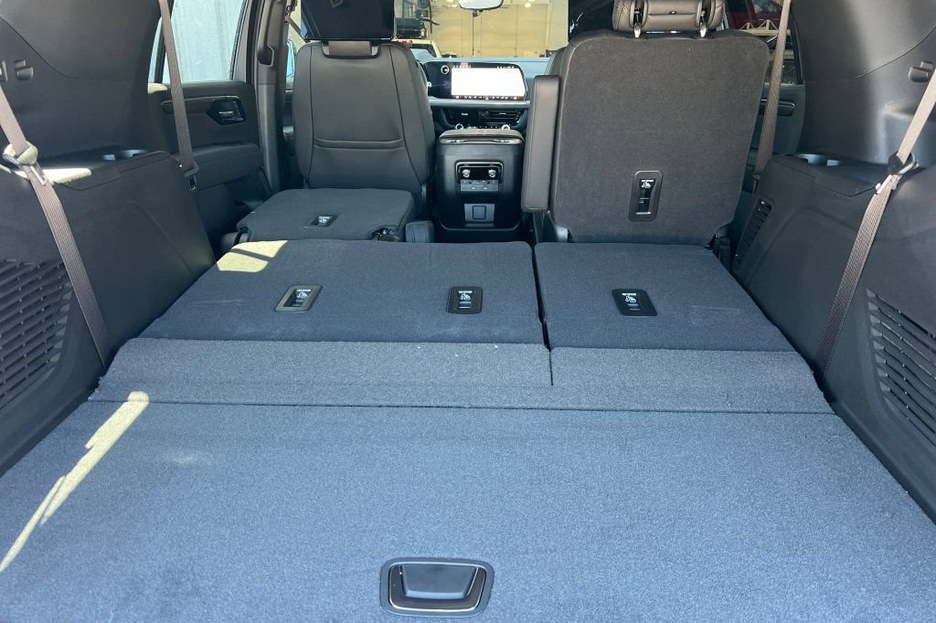 New 2026 Chevrolet Tahoe High Country AWD/4WD image 14