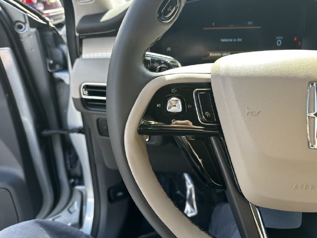 Certified 2023 Lincoln Corsair AWD w/ Equipment Group 101A image 28