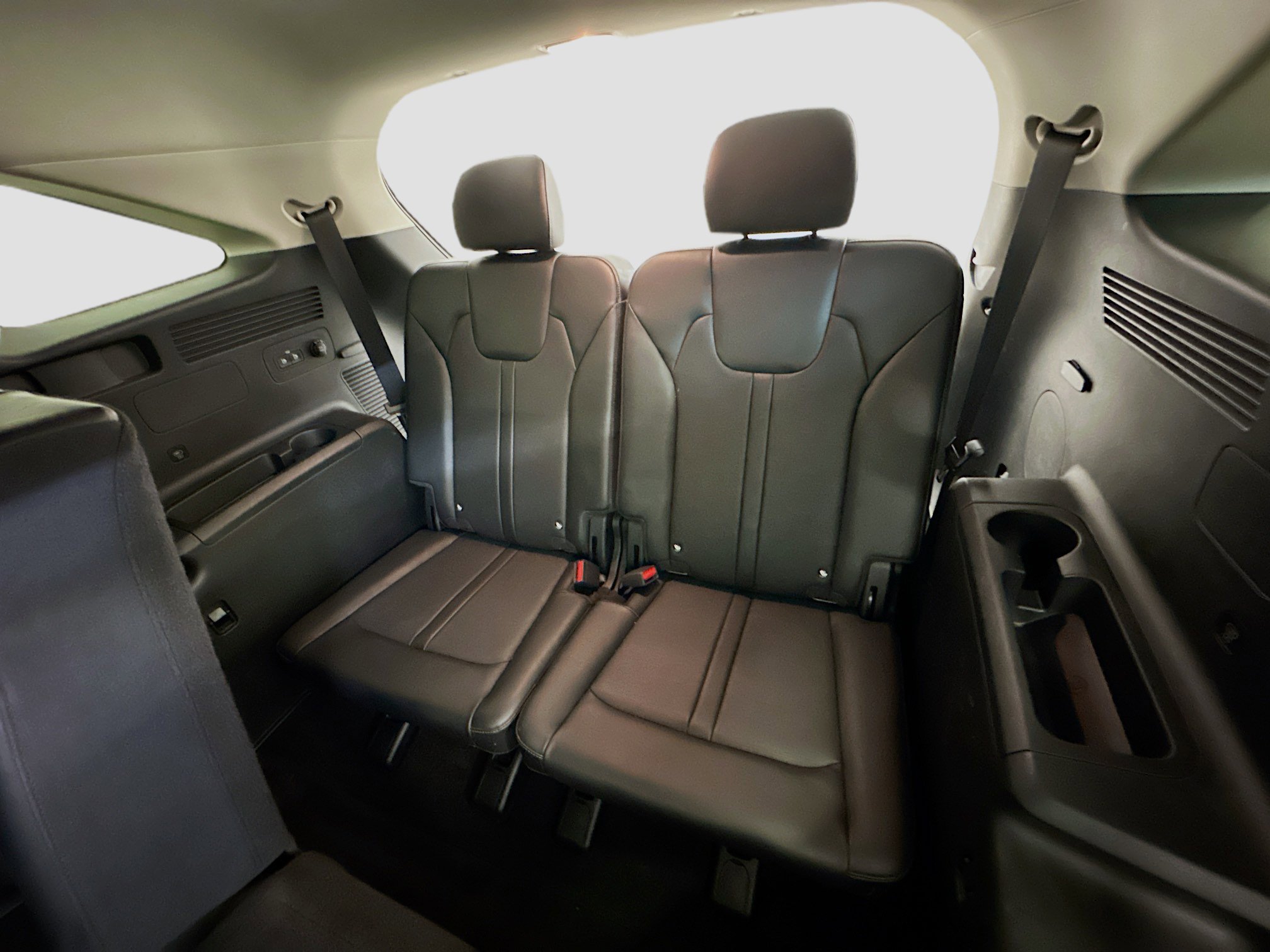 Used 2024 Kia Sorento S image 34