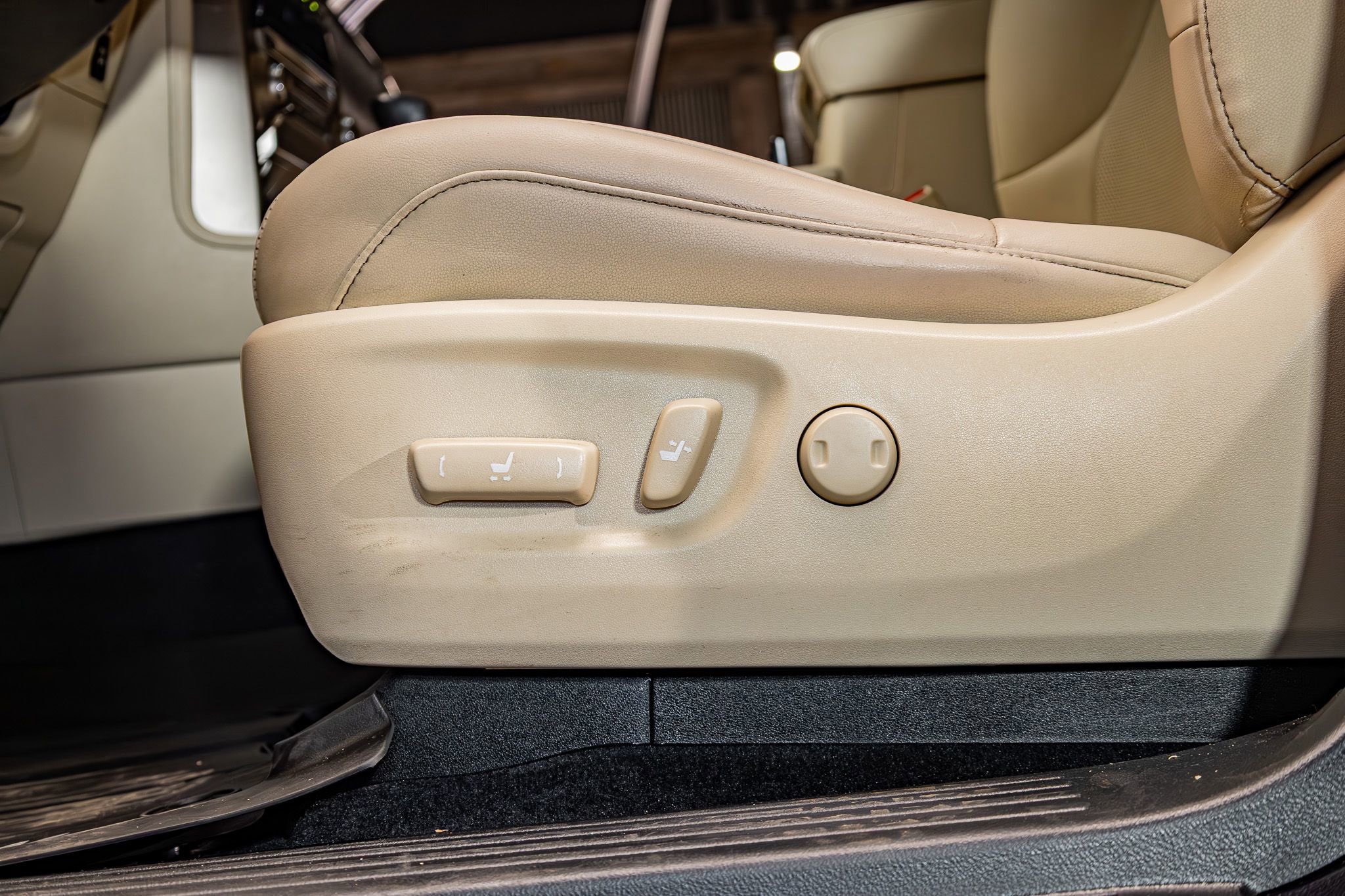 Used 2021 Lexus GX 460 Premium w/ Premium Package AWD/4WD image 23
