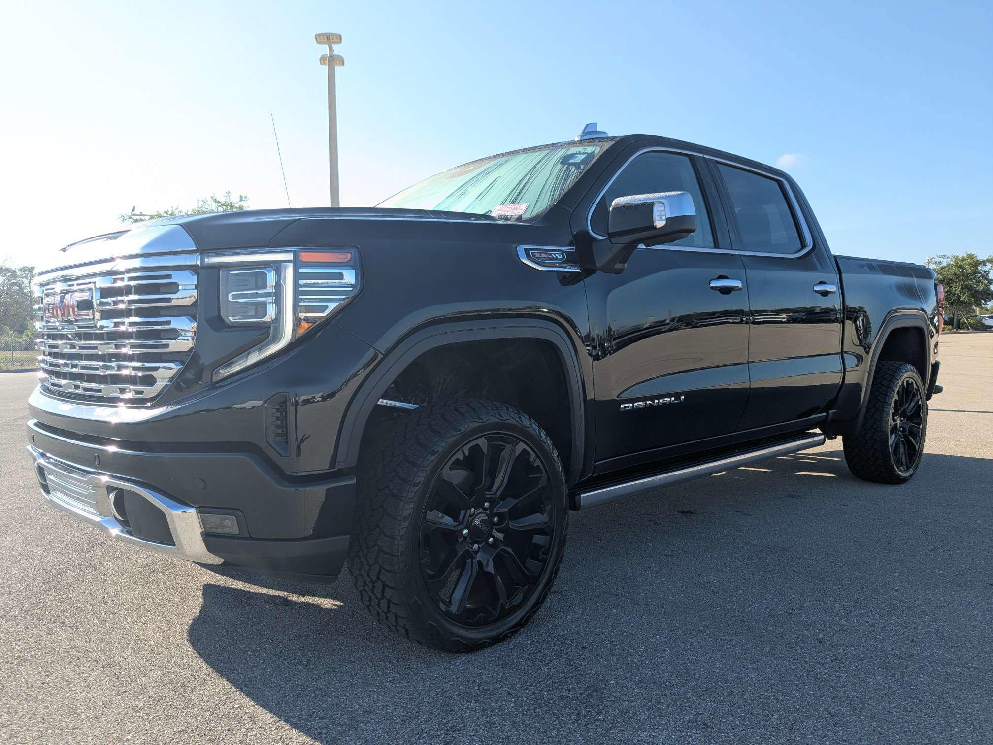 Used 2024 GMC Sierra 1500 Denali w/ Denali Reserve Package AWD/4WD image 9