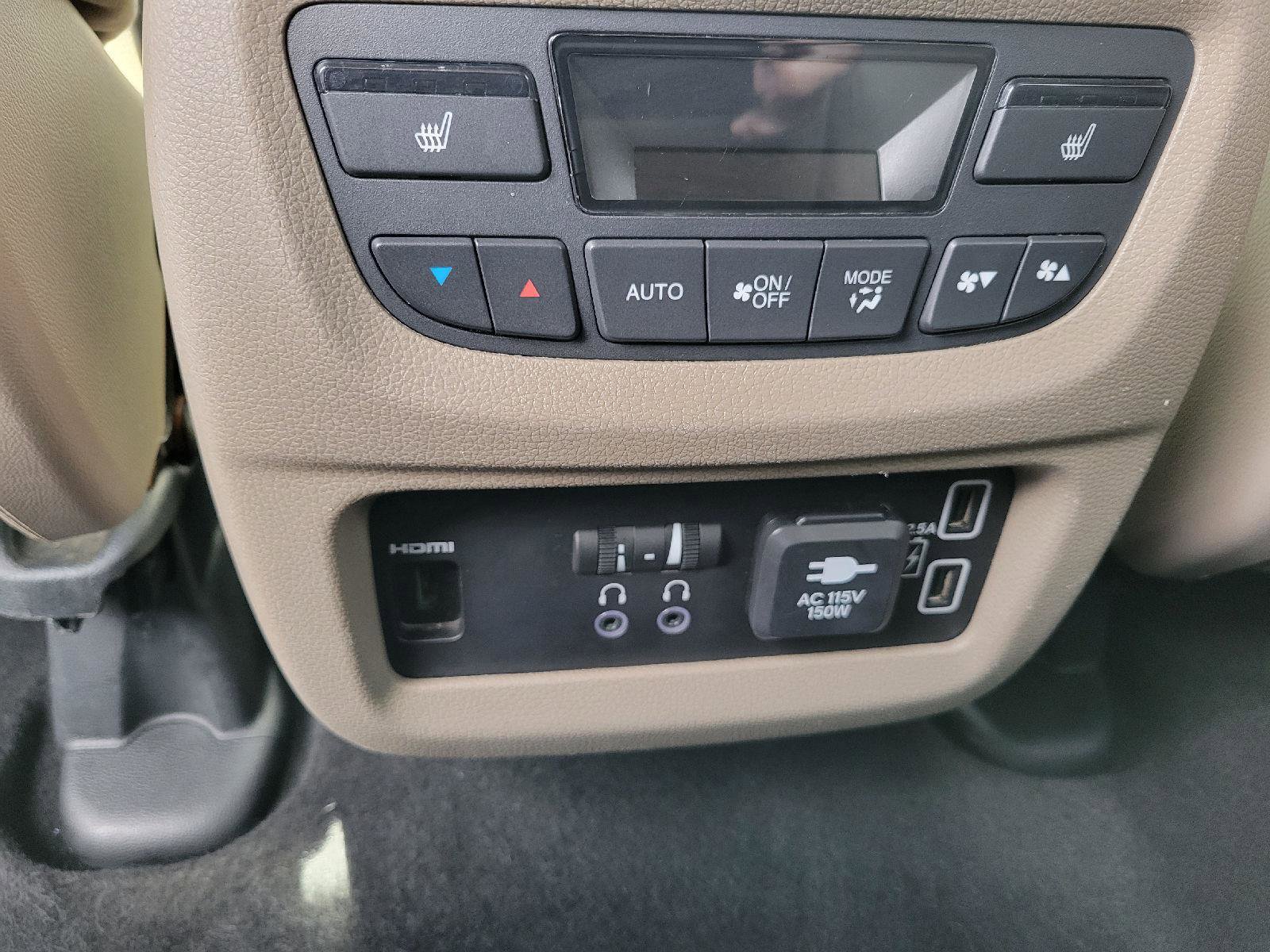 Used 2020 Honda Pilot Touring image 32