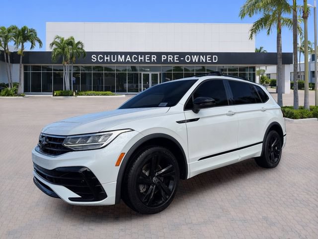 Certified 2023 Volkswagen Tiguan SE R-Line FWD image 3