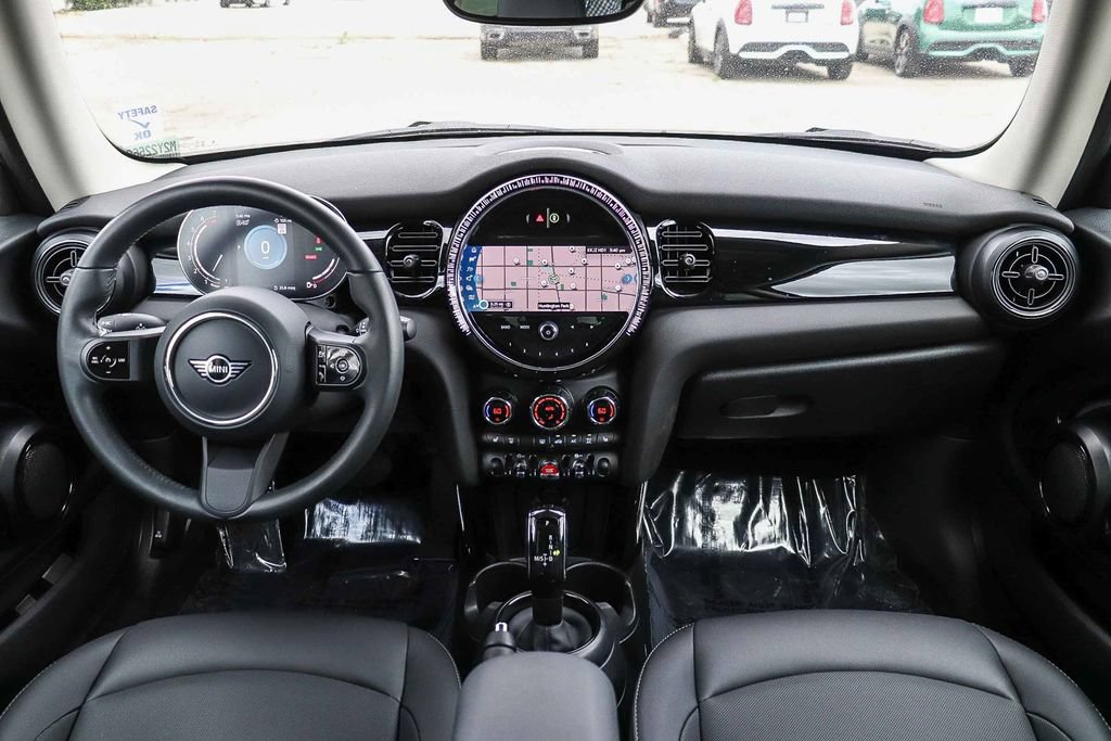 Used 2024 MINI Cooper 2-Door Hardtop FWD image 20