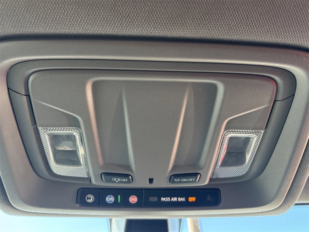 Used 2020 Chevrolet Silverado 1500 LT image 32