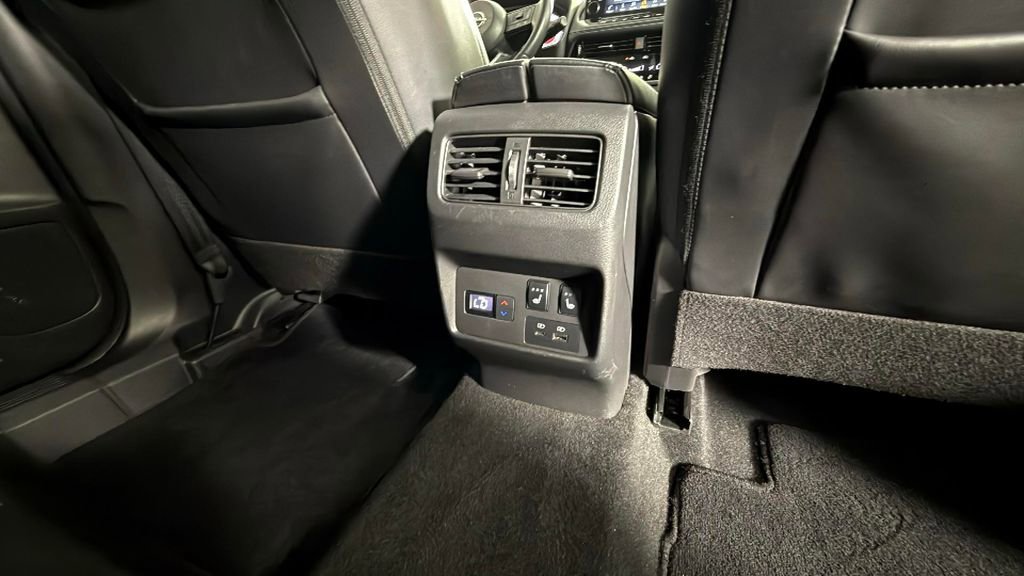 Used 2022 Nissan Rogue Platinum w/ Head-Up Display Package image 30