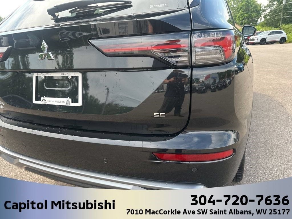New 2025 Mitsubishi Outlander SE AWD/4WD image 12