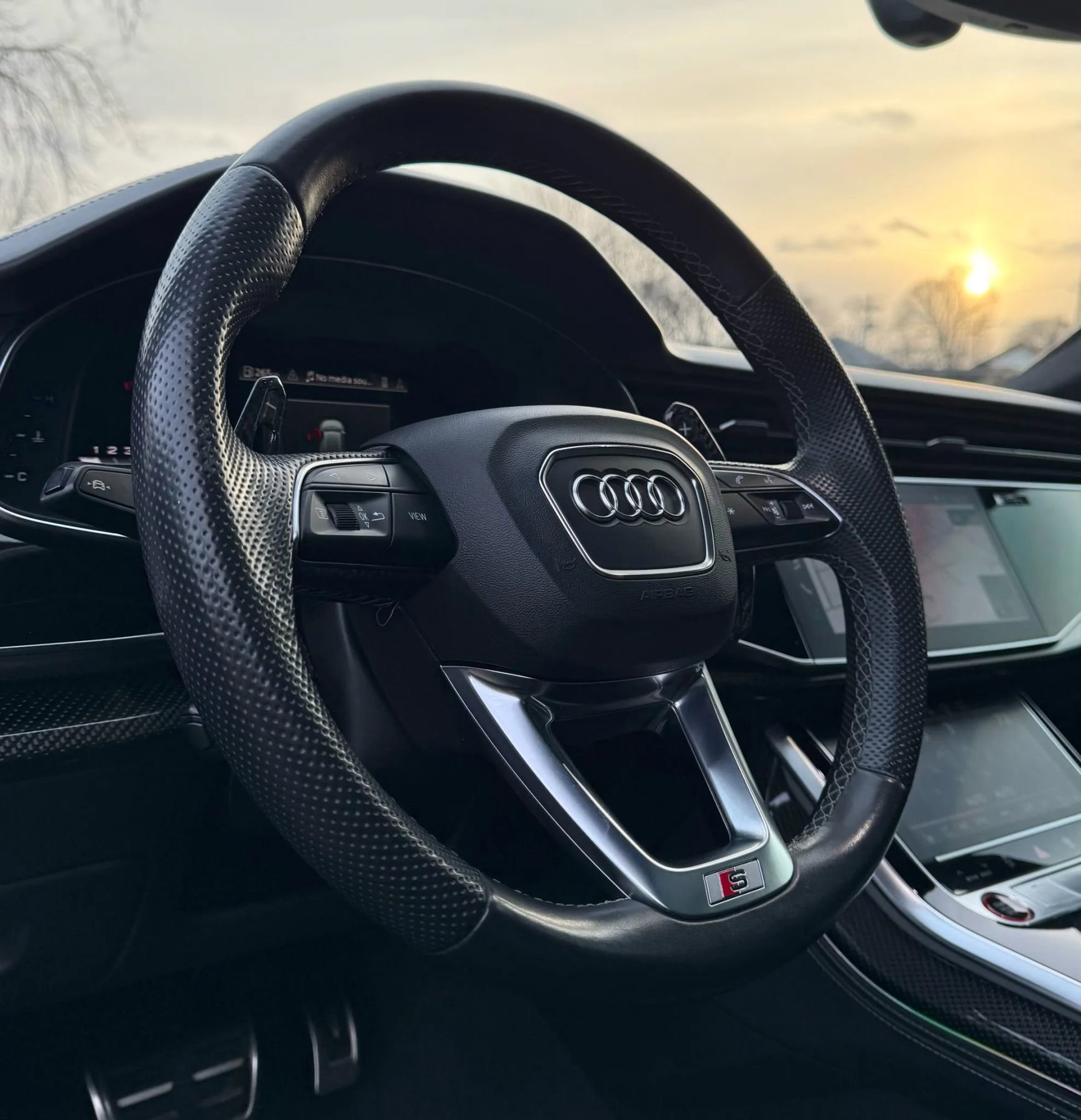 Used 2021 Audi SQ8 Prestige AWD/4WD image 27