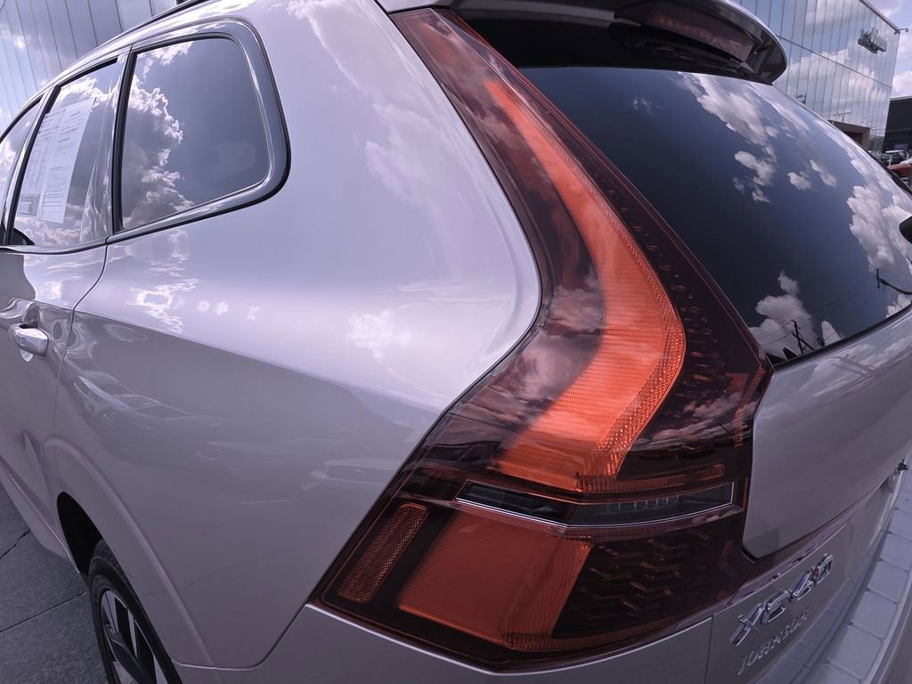 Certified 2026 Volvo XC60 B5 Plus w/ Protection Package Premier image 37