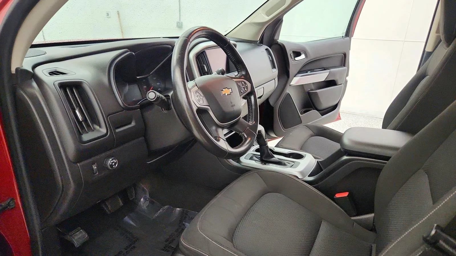 Used 2015 Chevrolet Colorado LT w/ LT Convenience Package RWD image 14