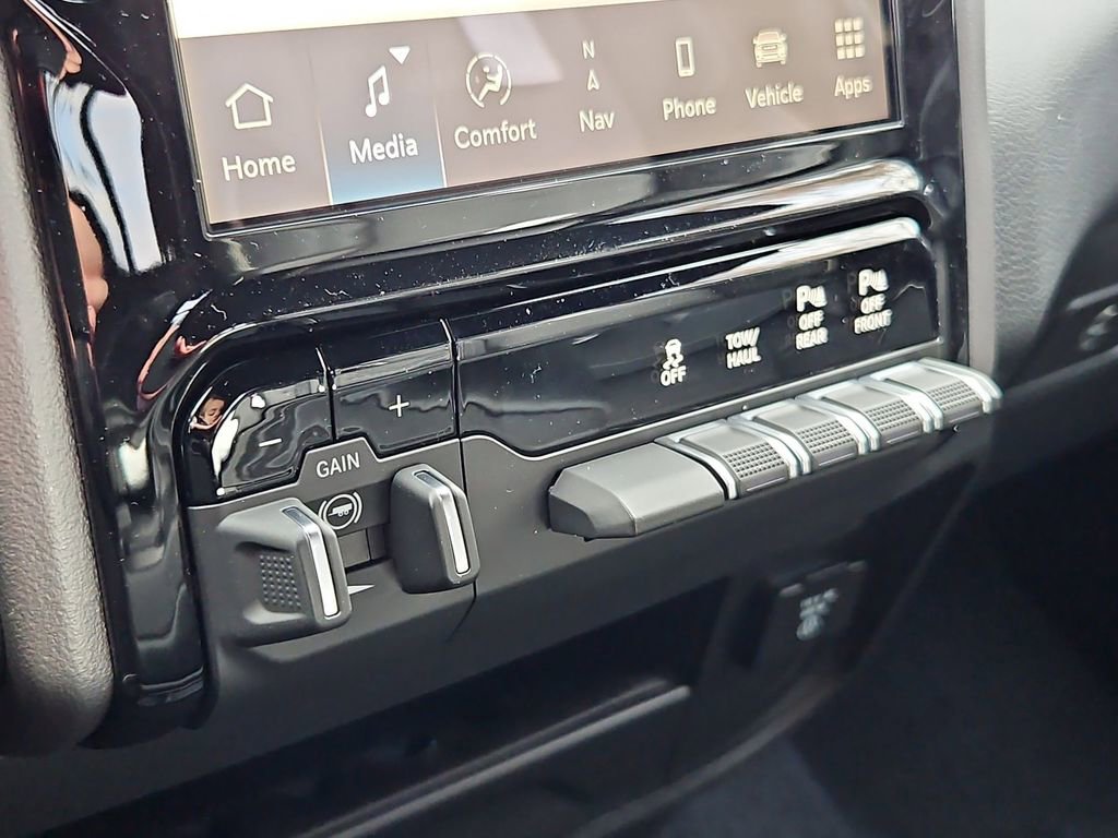 New 2026 RAM 2500 Laramie AWD/4WD image 25