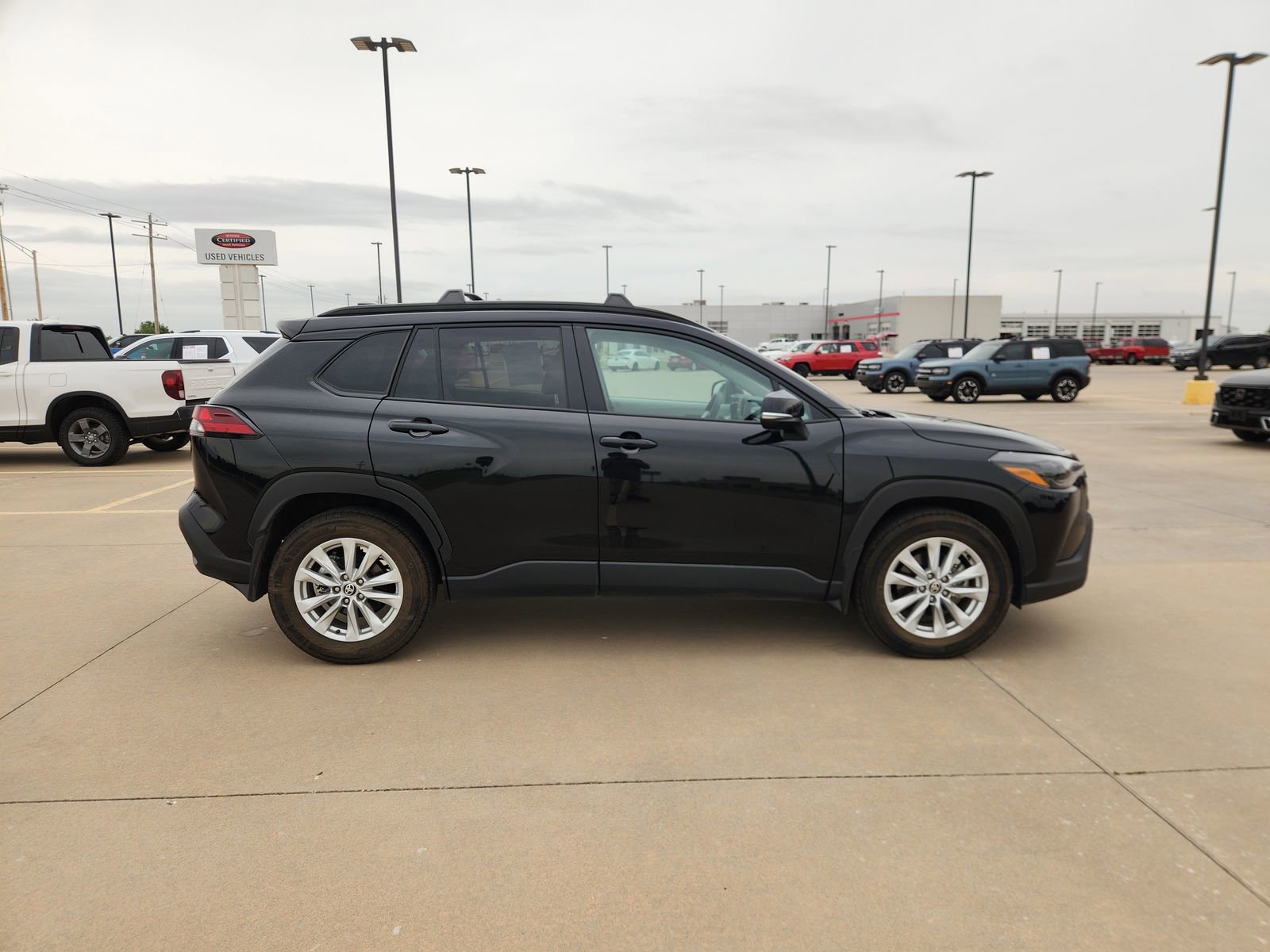Used 2026 Toyota Corolla Cross LE w/ Moonroof Package FWD image 7