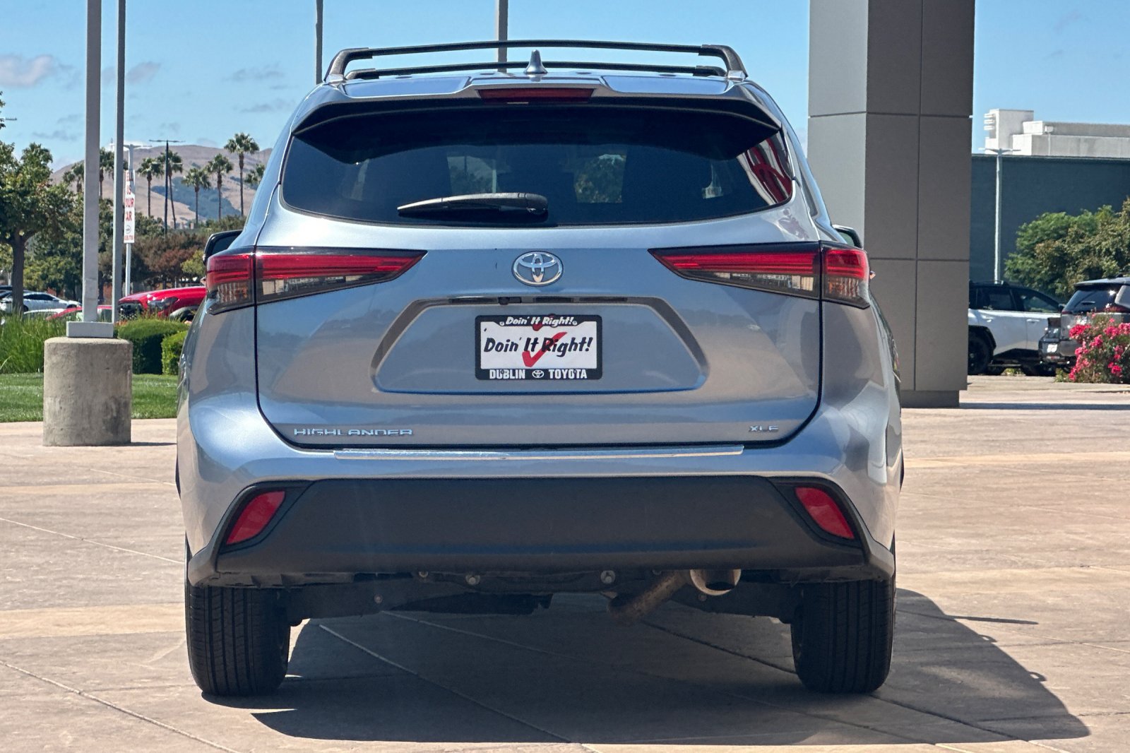 Used 2023 Toyota Highlander XLE FWD image 5