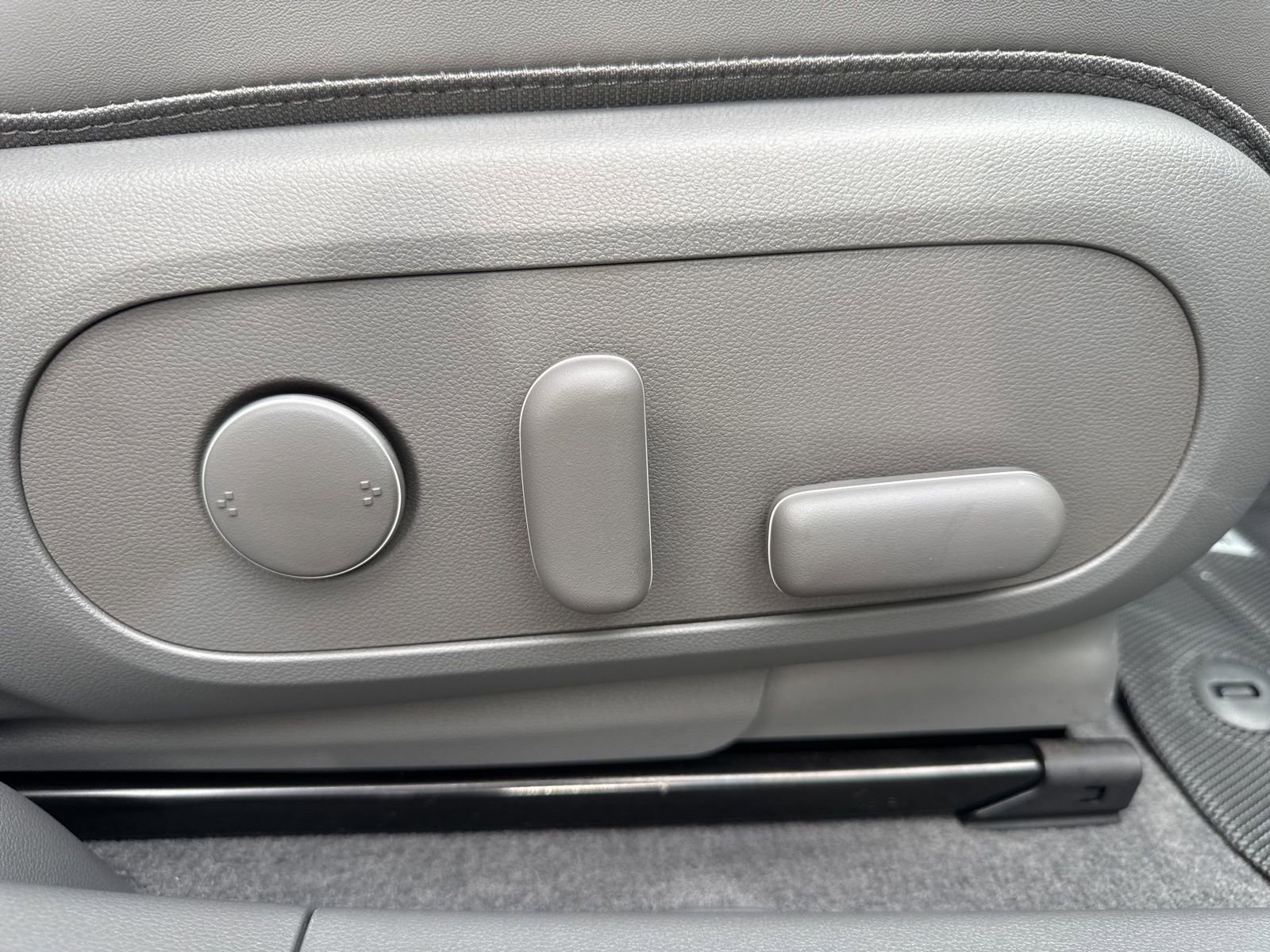 Used 2025 Hyundai Ioniq 5 SEL image 30