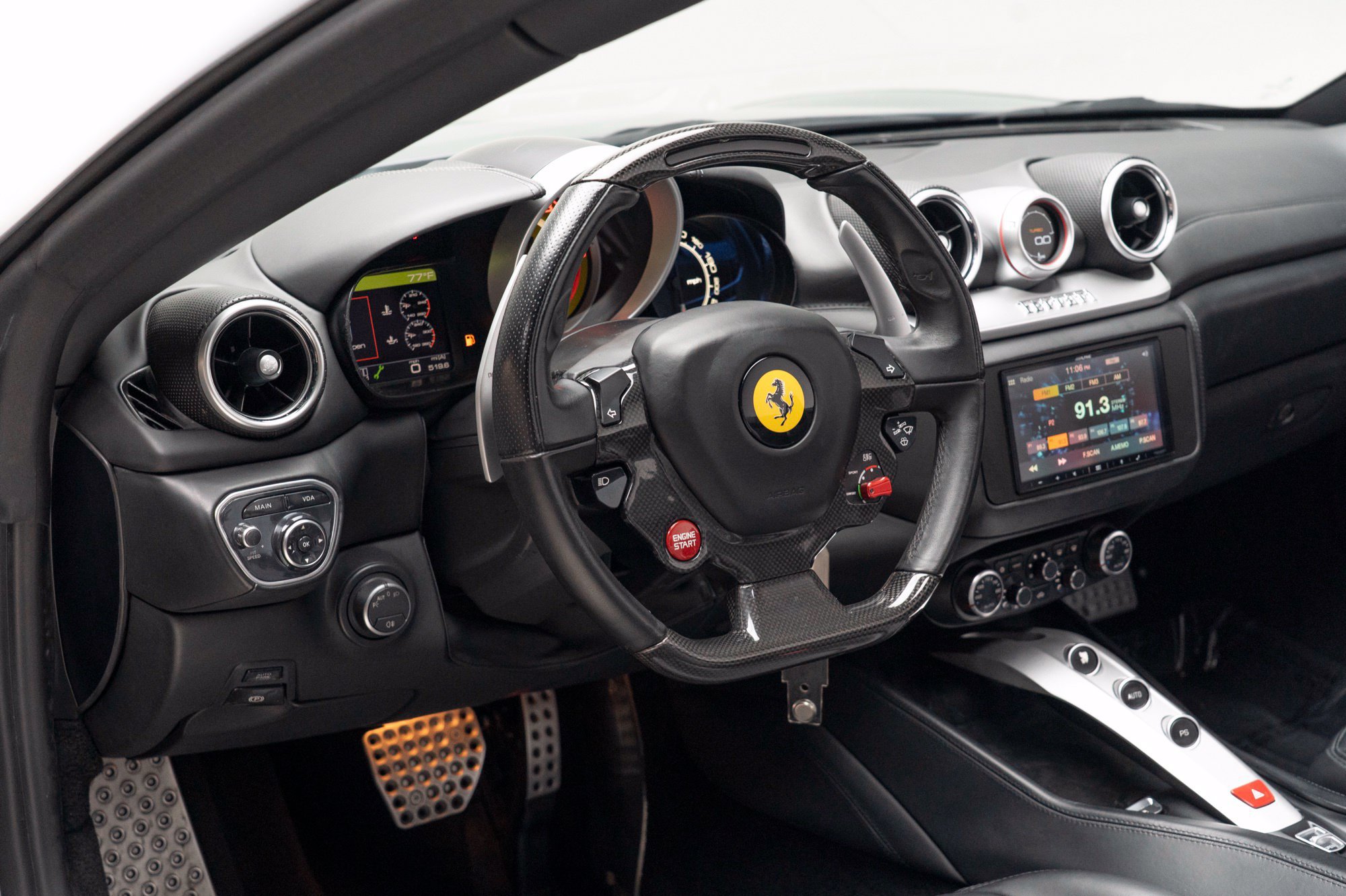 Used 2016 Ferrari California T RWD image 23