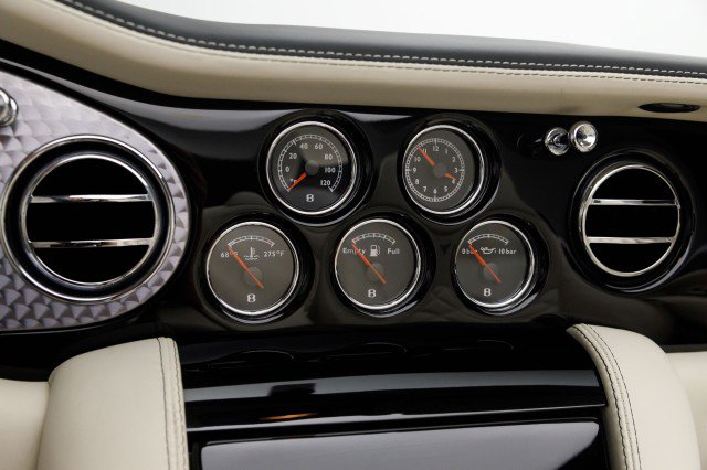 Used 2010 Bentley Azure T image 28