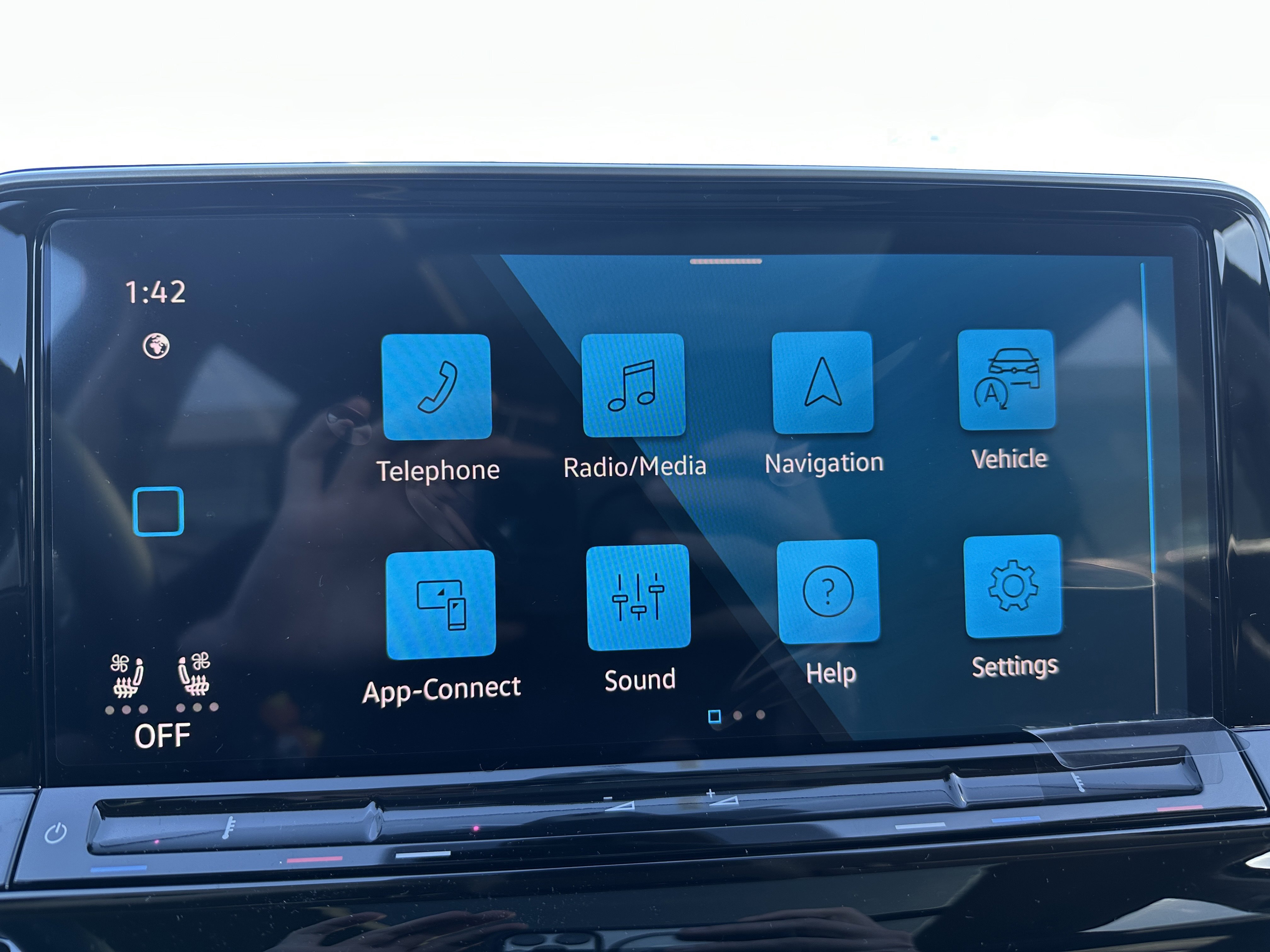 New 2026 Volkswagen Atlas SE image 16