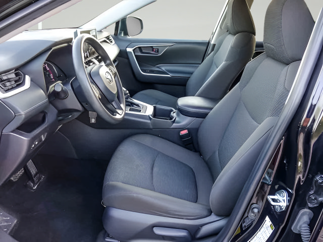 Used 2025 Toyota RAV4 LE FWD image 10