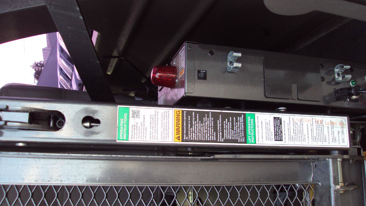 Used 2014 Ford E-250 and Econoline 250 Extended w/ Power Group image 11