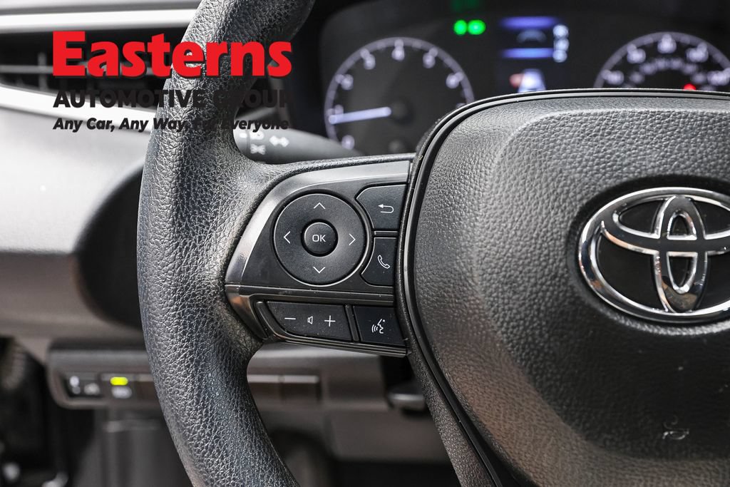Used 2025 Toyota Corolla LE FWD image 14
