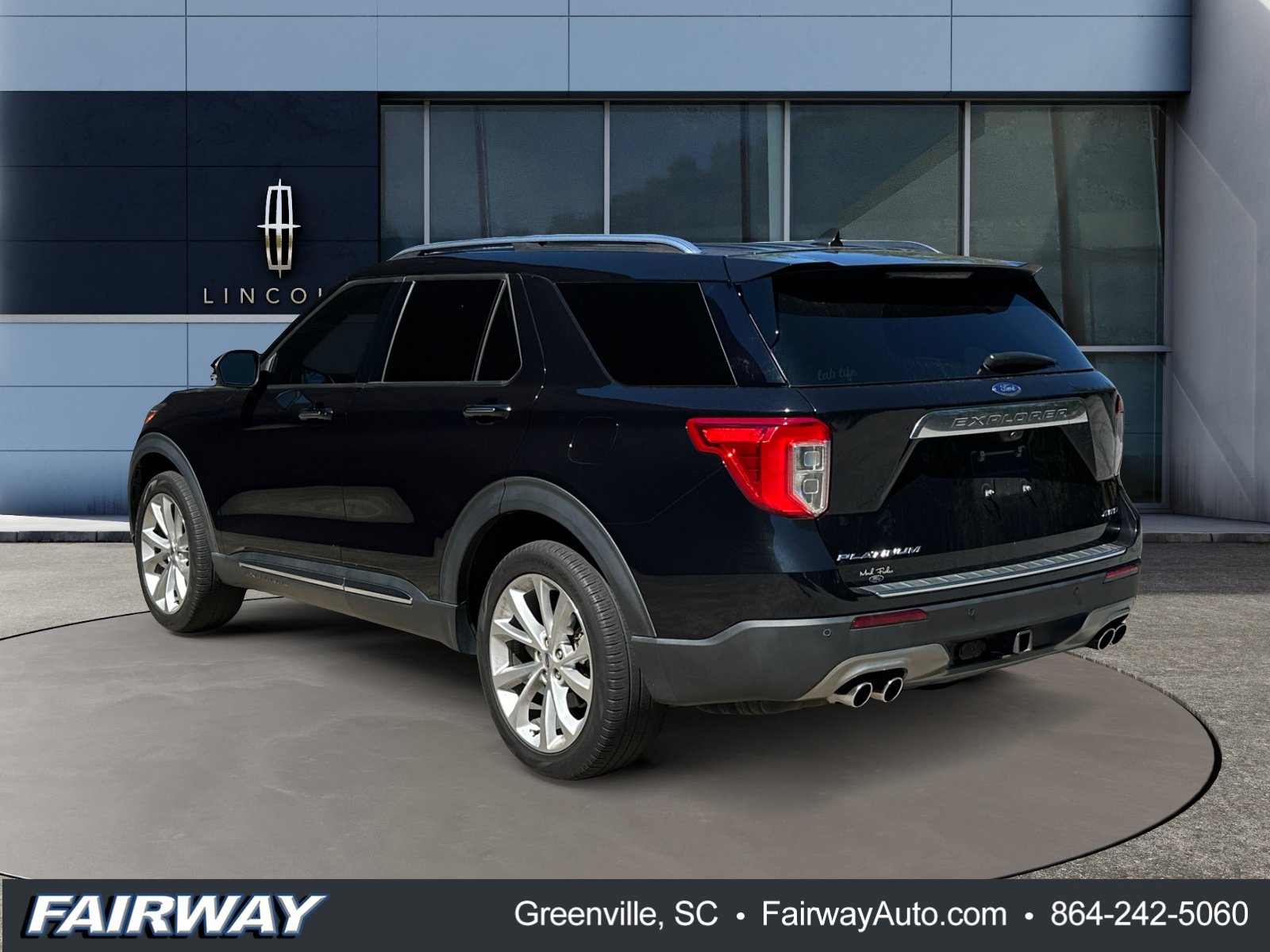 Used 2023 Ford Explorer Platinum w/ Technology Package AWD/4WD image 3