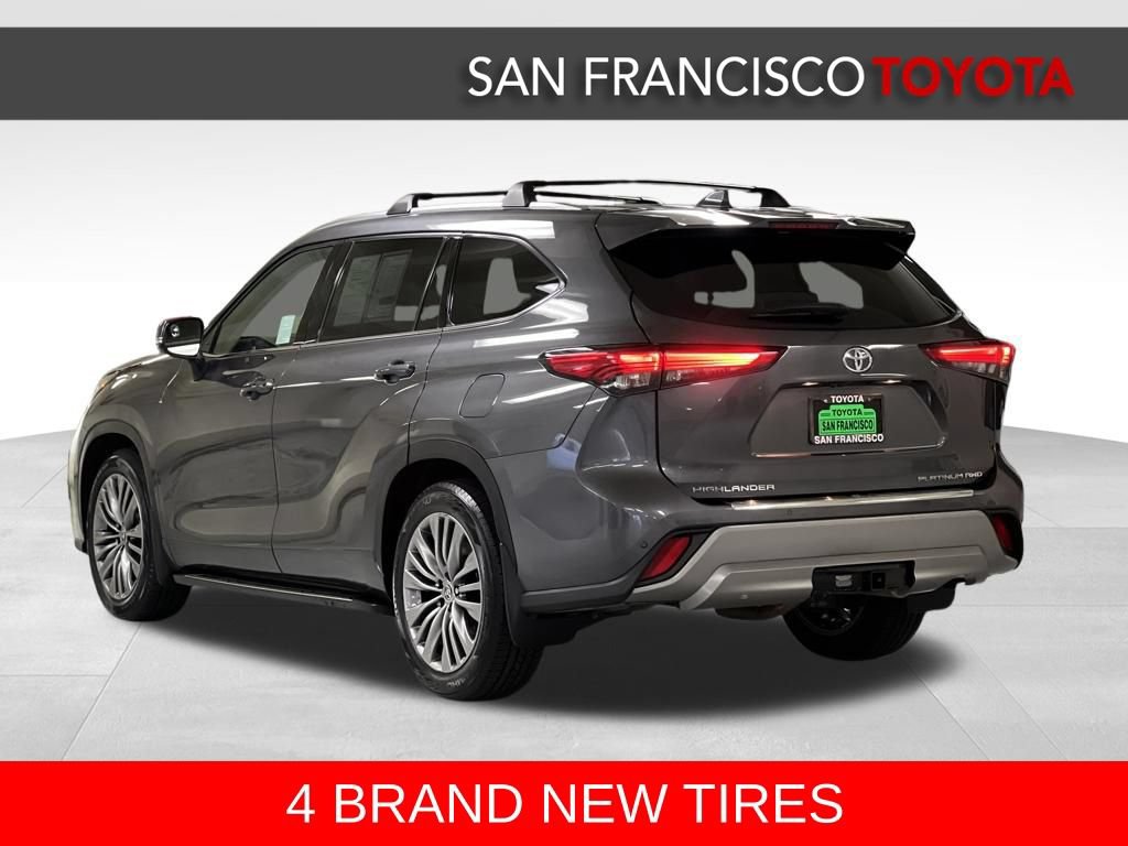 Used 2022 Toyota Highlander Platinum AWD/4WD image 3