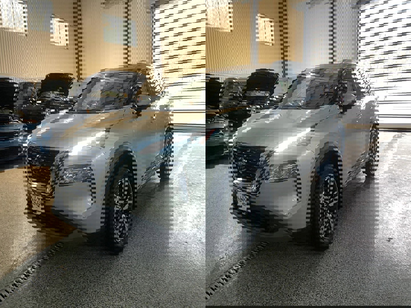 Used 2021 Nissan Rogue SL w/ Premium Package image 3