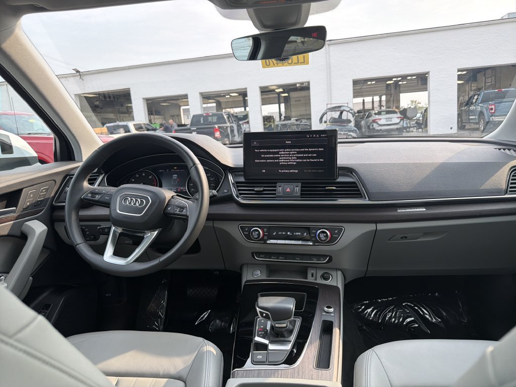 Used 2023 Audi Q5 2.0T Premium w/ Convenience Package AWD/4WD image 18