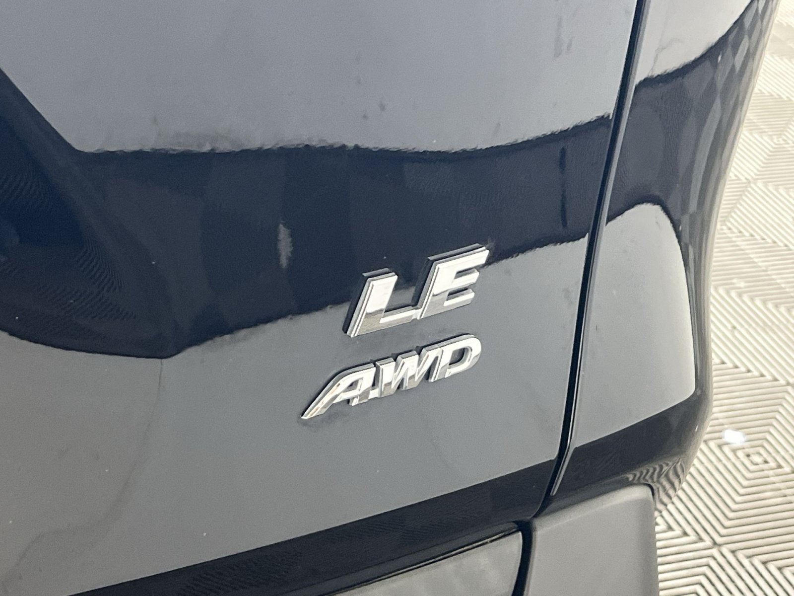 Used 2020 Toyota RAV4 LE w/ All Weather Liner Package AWD/4WD image 27